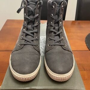 Timberland Skylar Boot/Sneaker. Grey. Size 8.